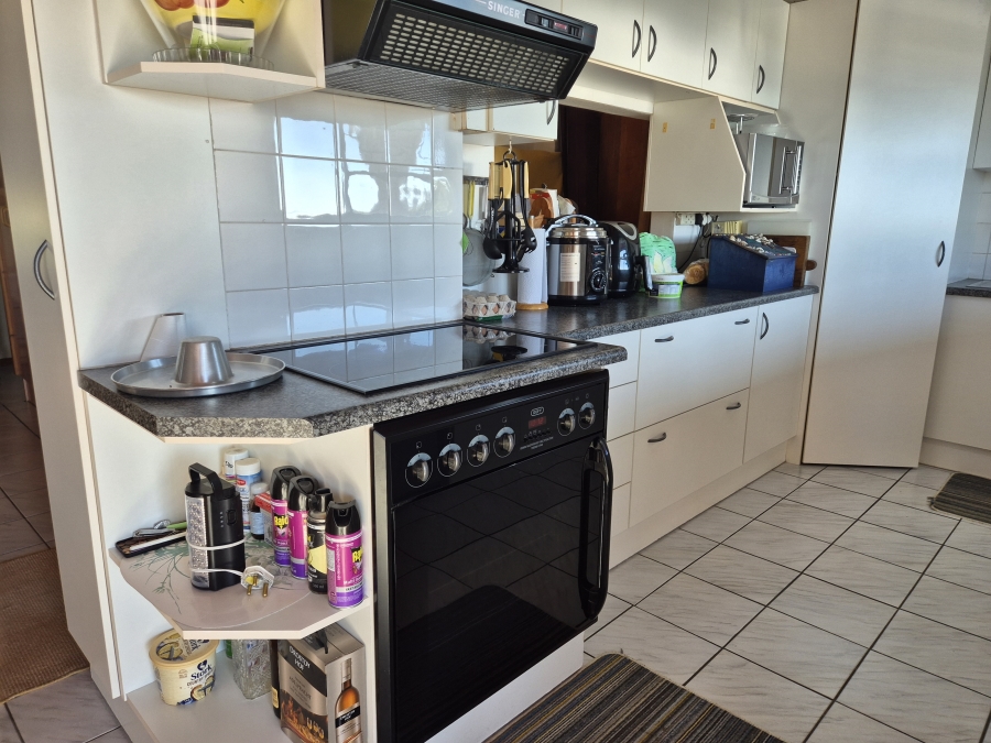 5 Bedroom Property for Sale in Kleinkoornhuis Western Cape